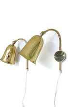 Load image into Gallery viewer, PAIR OF WALL LAMPS IN BRASS BY BORENS
